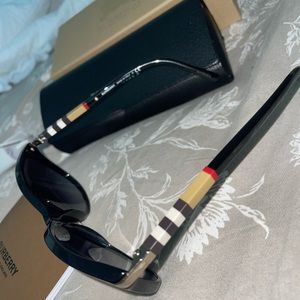 Womens Burberry sunglasses